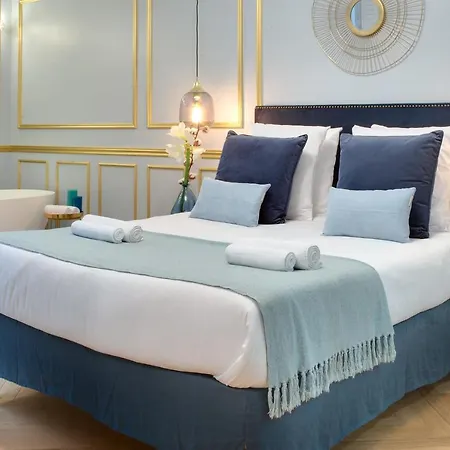 The Parisians Suites - Eiffel Tower Apartment Paris