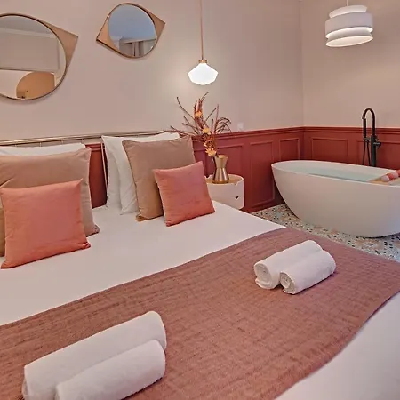 Apartment The Parisians Suites - Eiffel Tower Paris
