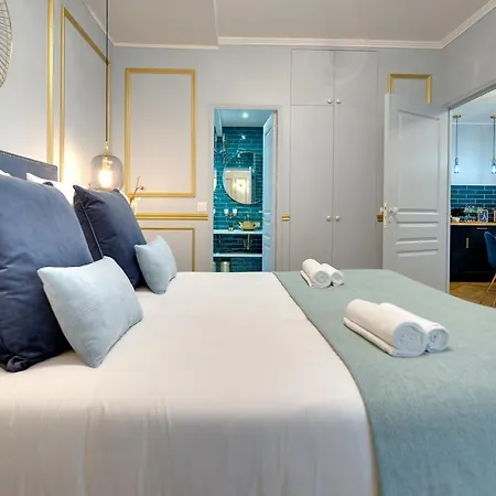 Apartment The Parisians Suites - Eiffel Tower Paris