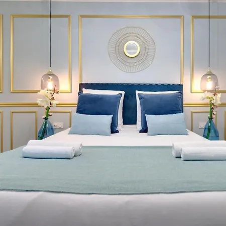The Parisians Suites - Eiffel Tower Apartment *